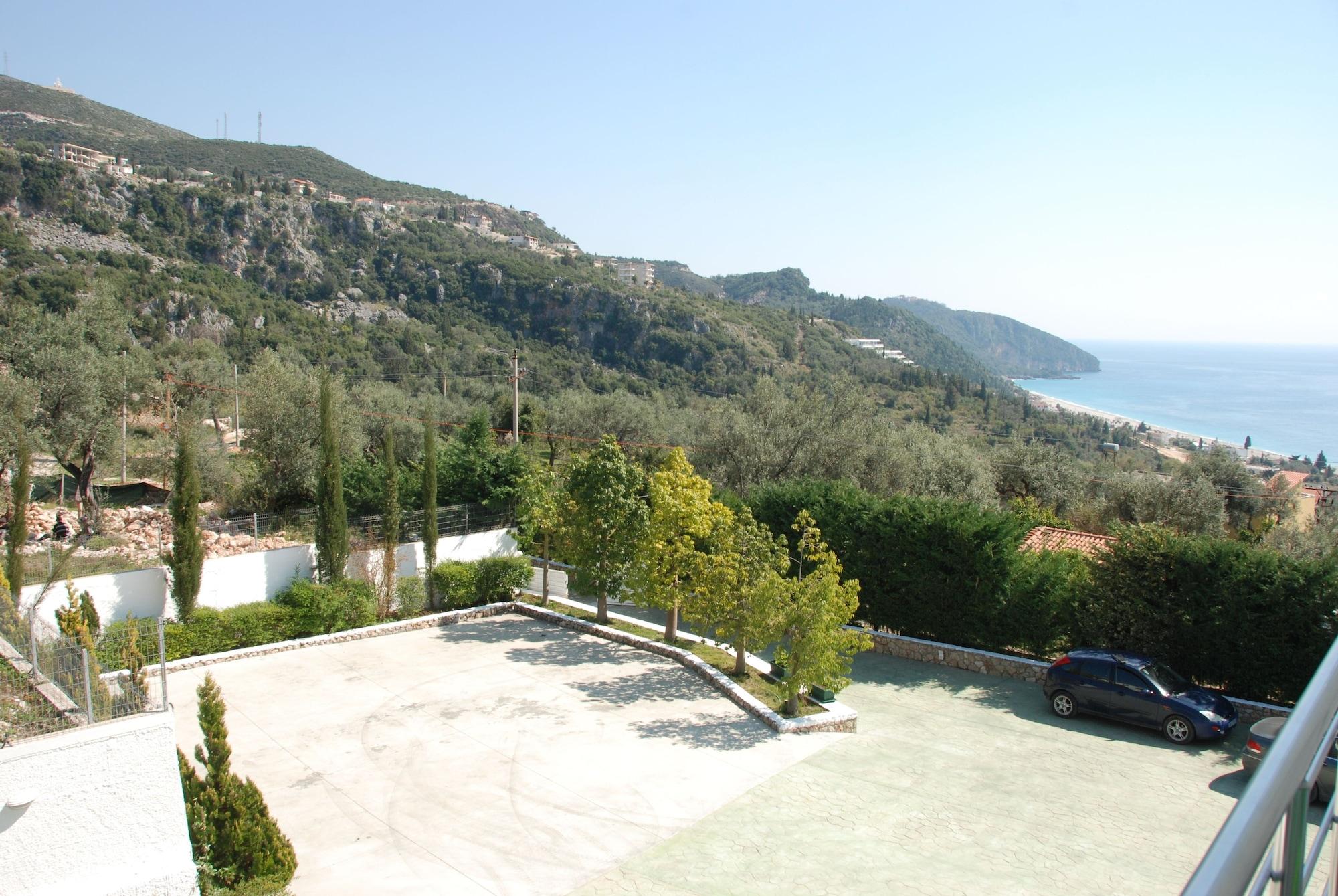 Blue Boutique Hotel Dhermi Bagian luar foto