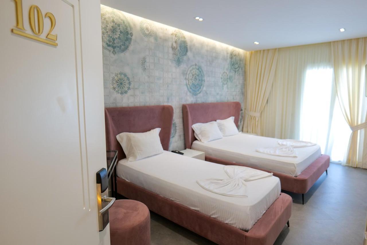 Blue Boutique Hotel Dhermi Bagian luar foto